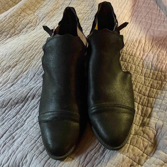 ⚫️Qupid Booties⚫️ - Picture 2 of 4